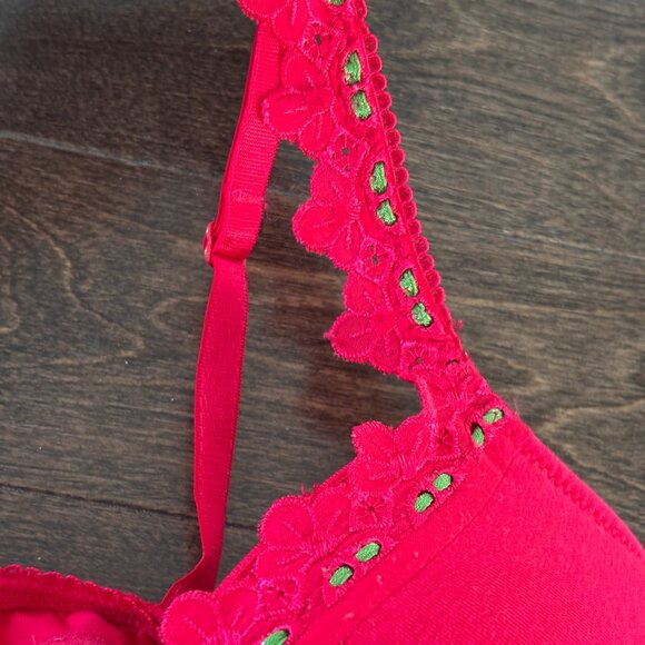 Hot Pink lingerie top with green stitching - Picture 5 of 5